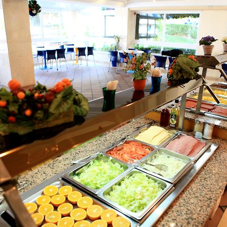 Готель Sahara Nubia Gobi Ses Cadenes Екстер'єр фото Breakfast buffet at a hotel