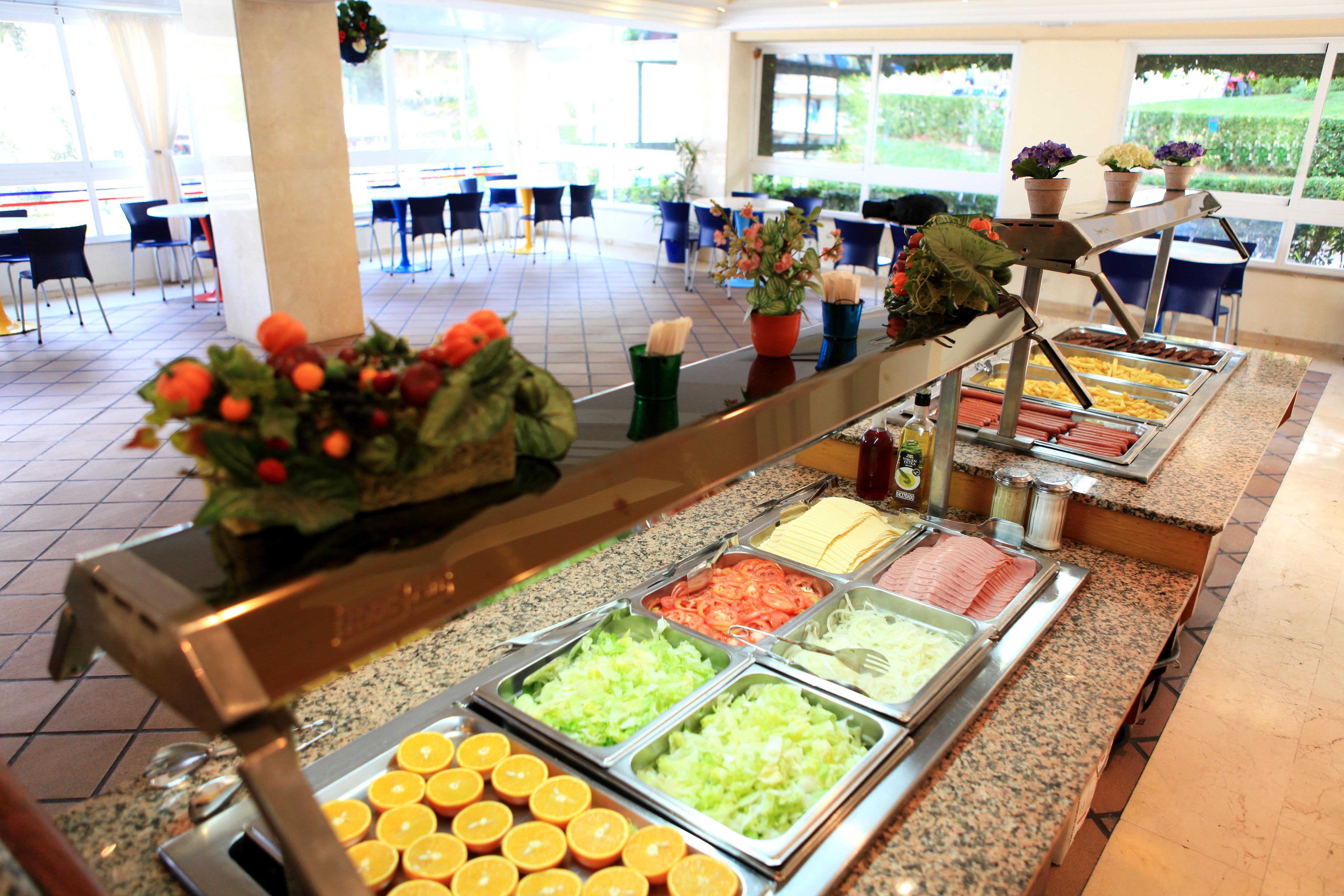 Готель Sahara Nubia Gobi Ses Cadenes Екстер'єр фото Breakfast buffet at a hotel
