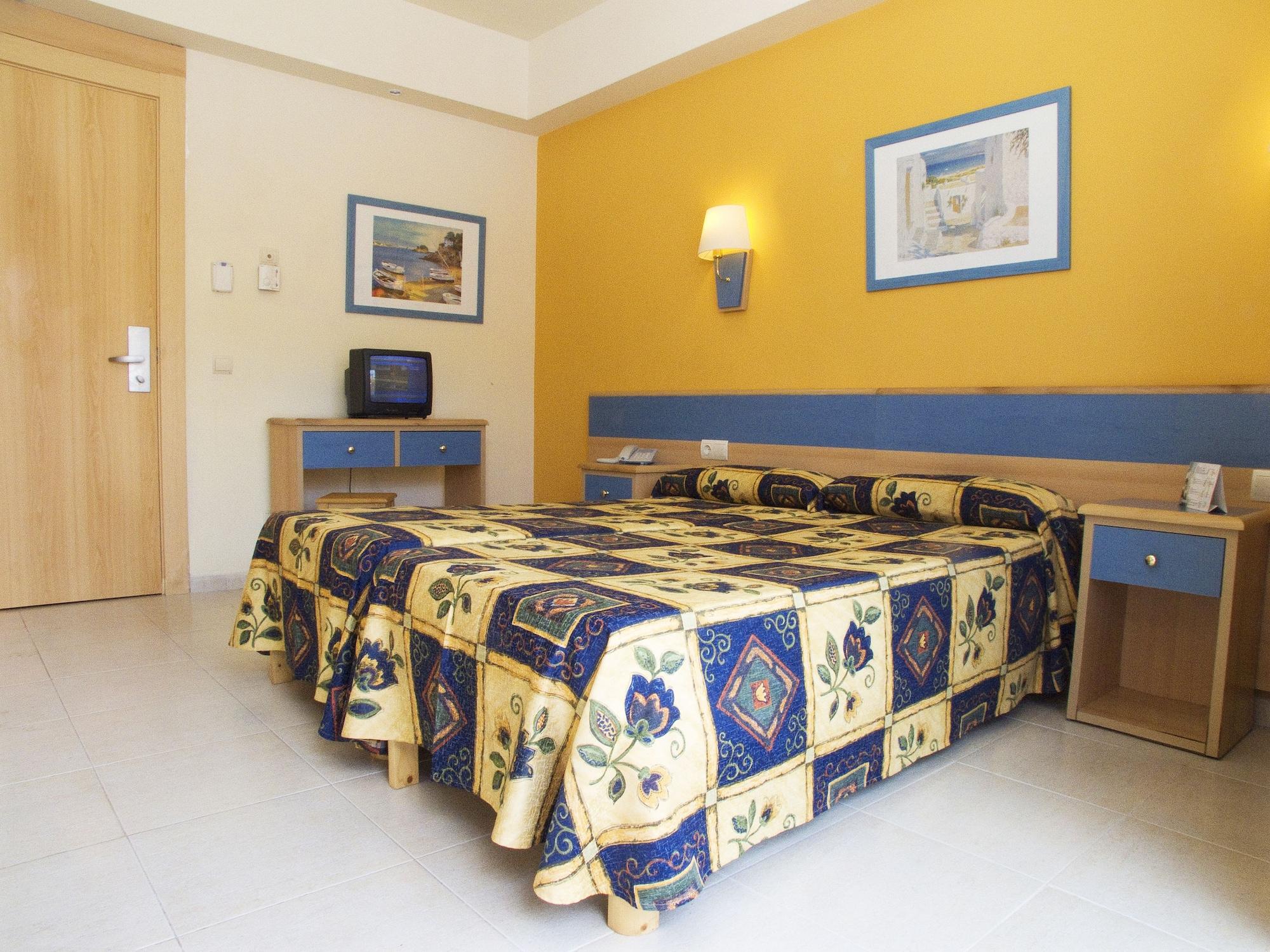 Готель Sahara Nubia Gobi Ses Cadenes Екстер'єр фото A room at a hotel
